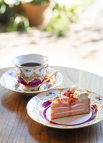 Hot Coffe & Today's Cake